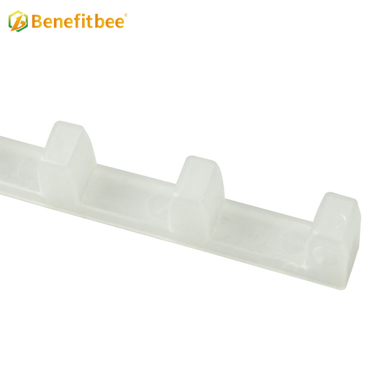 Beekeeping tools beehive plastic frame spacer