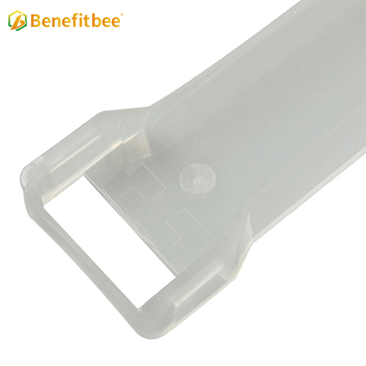 Beekeeping tool plastic beehive frame spacer