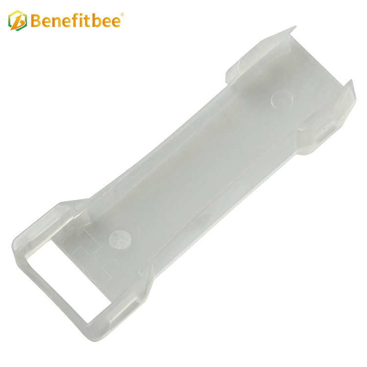 Beekeeping tool plastic beehive frame spacer
