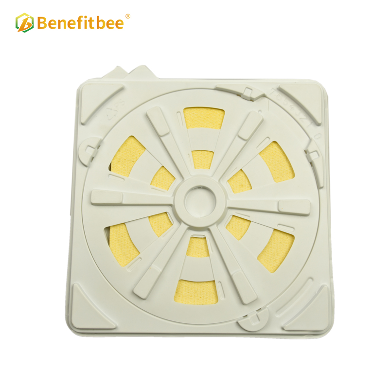 Beekeeping equipment formic acid dispenser for beekeeper