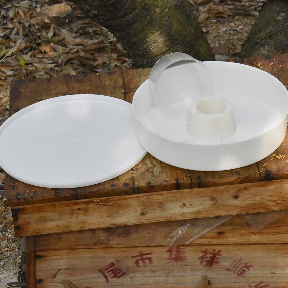 Plastic Bee Feeder Customize Round Bee Feeder With High Quality For Beekeeping