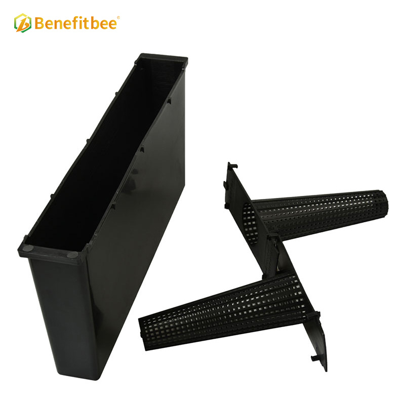 Beekeeping tools 4/6kg plastic bee feeder with cap and ladder black