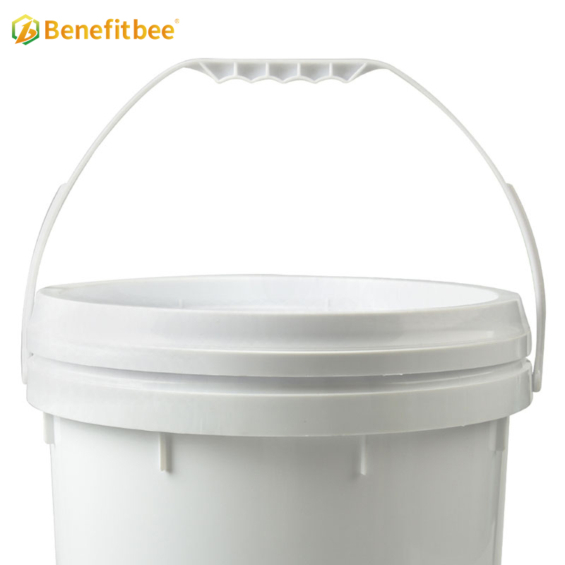 America style 18 liters plastic beekeeping supplies honey pail/bucket with thickened body