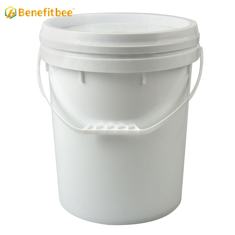 America style 18 liters plastic beekeeping supplies honey pail/bucket with thickened body