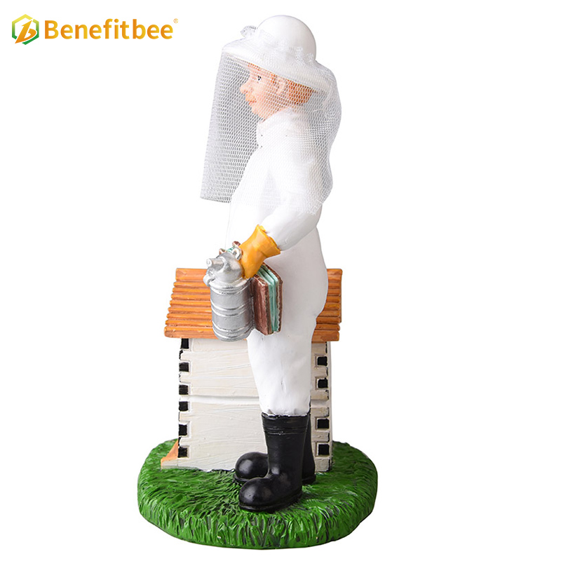 Wholesale 3D Bee Resin Craftwork High Quality Hand Carved Colourful Resin Craftwork beekeeping For Crafts