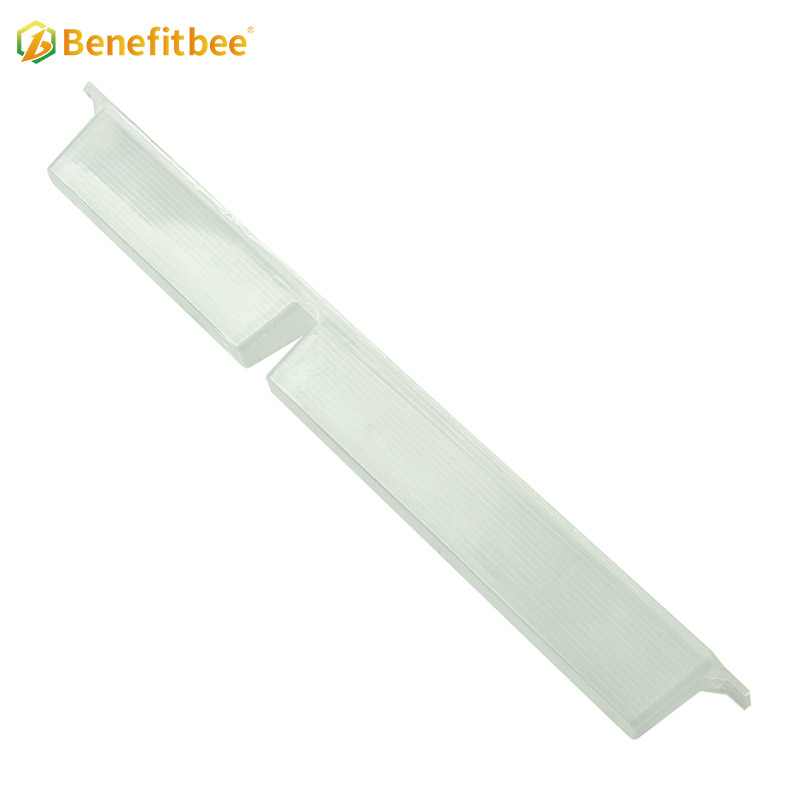 Wholesale good plastic bee feeder for the bees