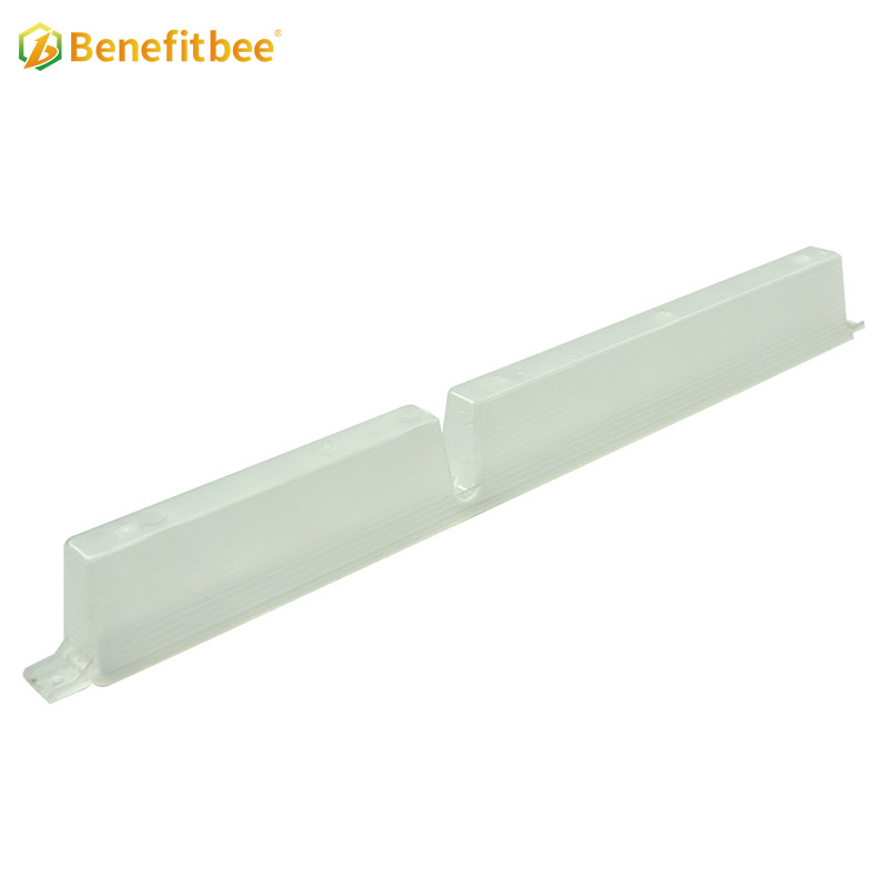 Wholesale good plastic bee feeder for the bees