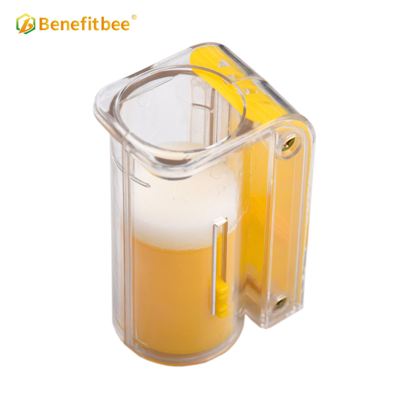 Benefitbee Hot Sale Yellow Multifunctional Plastic Queen Cage For Beekeeping
