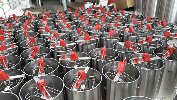 Beekeeping equipment honey extractor