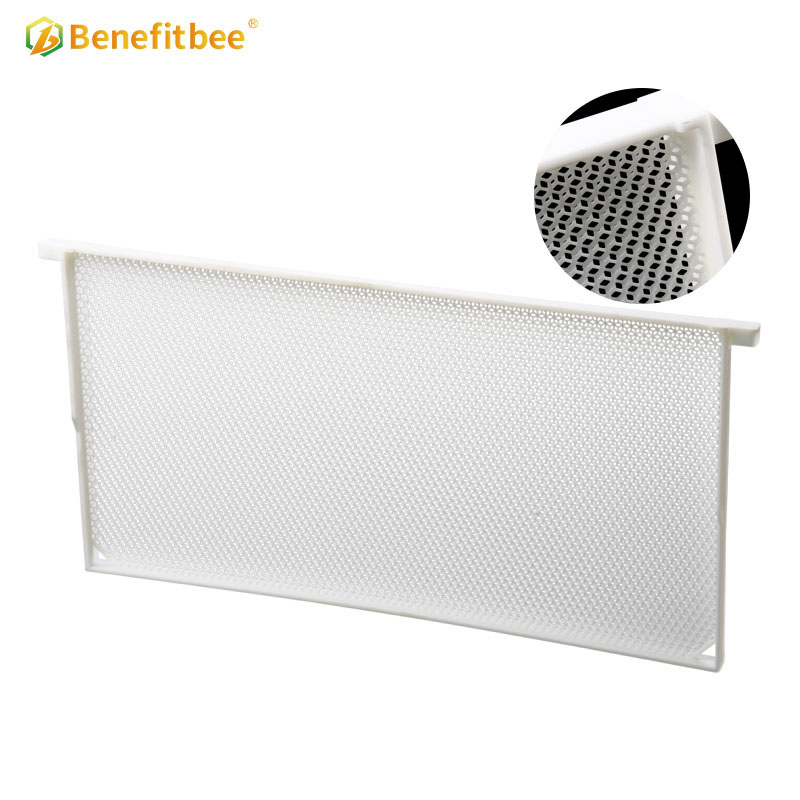 Ventilated interflow beehive frame plastic combination frame